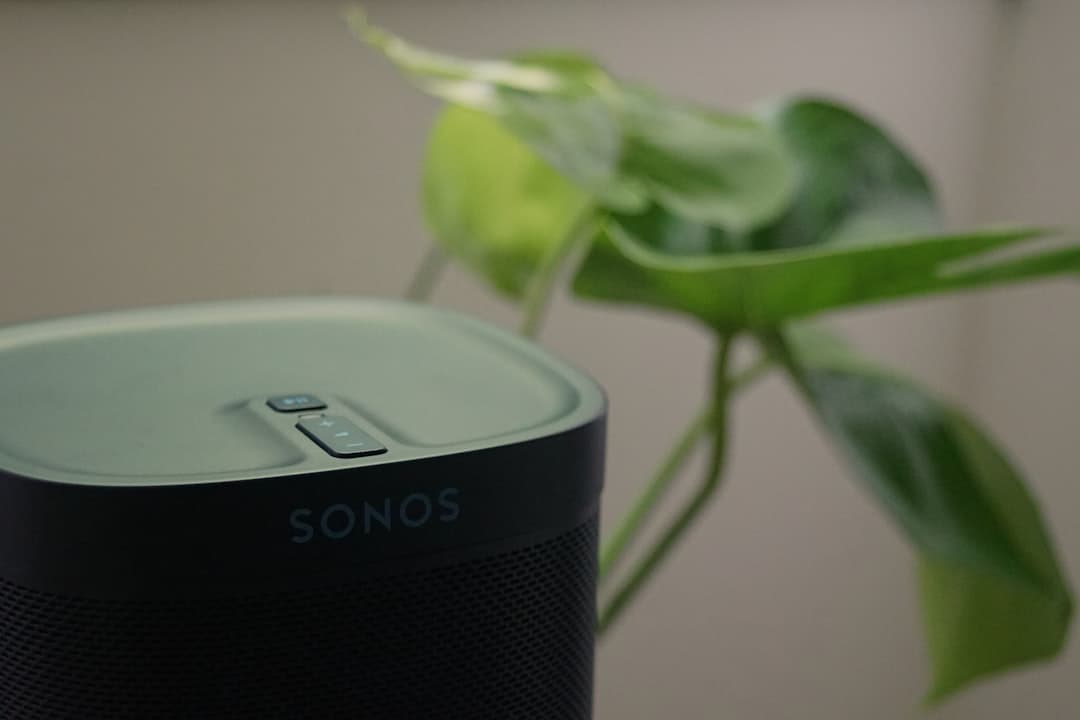 Sonos Play Review: A Versatile Desk and Kitchen Speaker